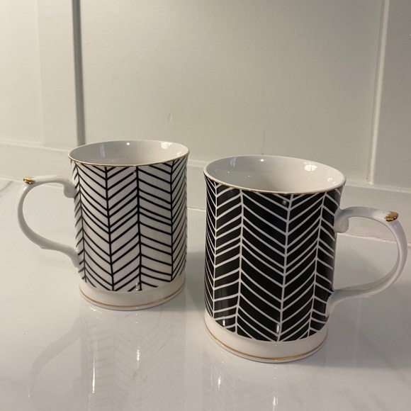 Beautiful Grace’s Tea Ware Geometric Pattern Cups - Picture 4 of 4
